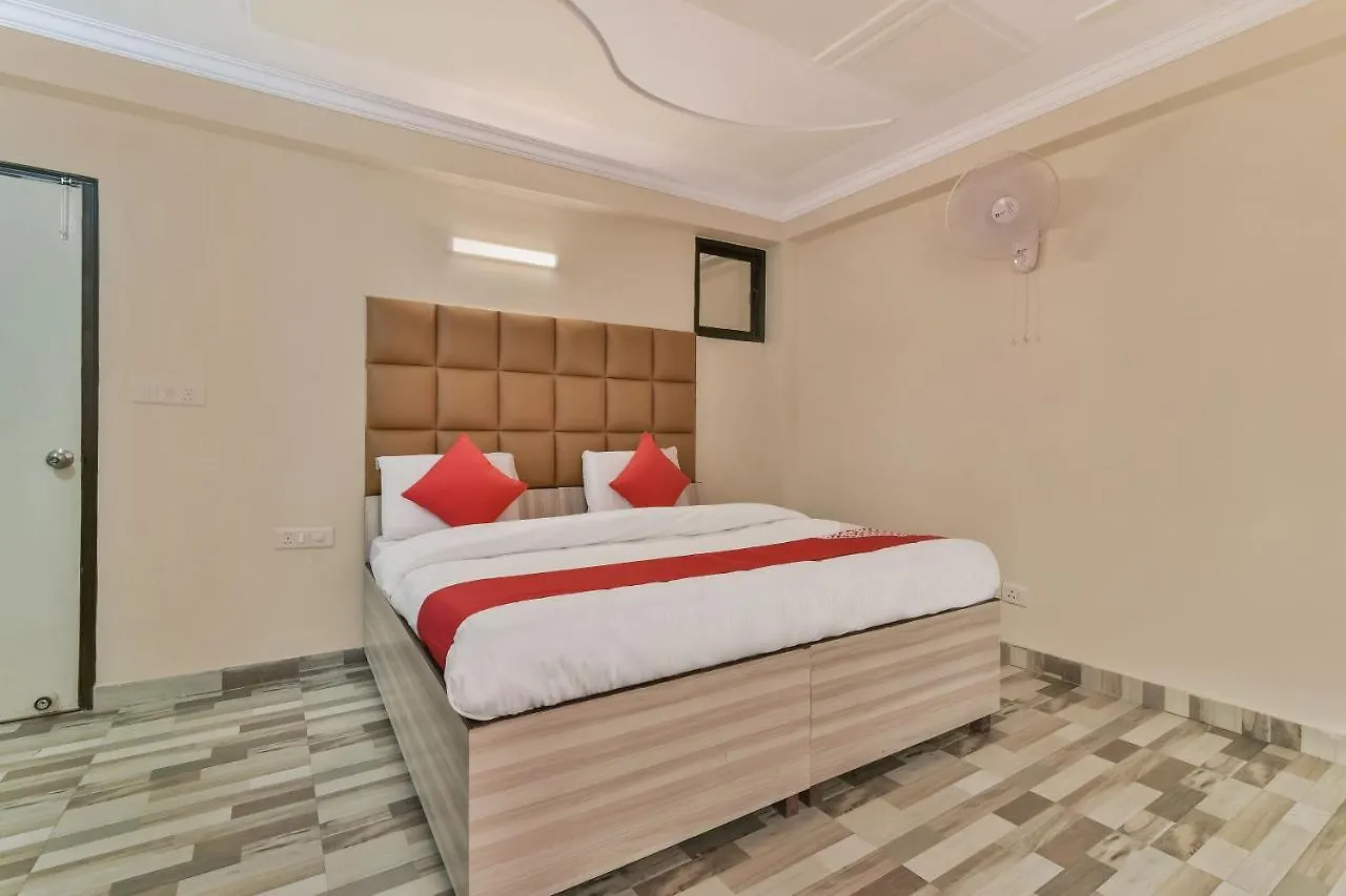 Oyo Hotel Clink New Delhi 3*,